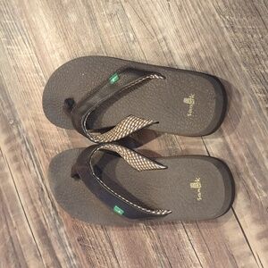 Woman's size 7 sanuk flipflops